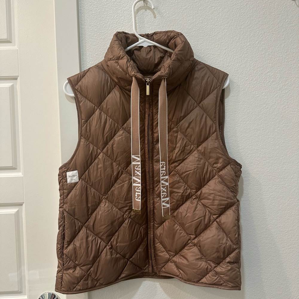 Authentic MaxMara puffer vest jacket